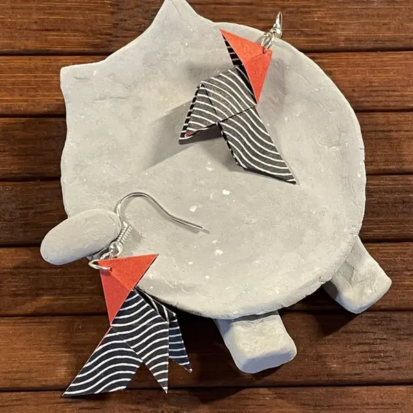 Boucles d'oreilles origami cocotte bleu marine vagues