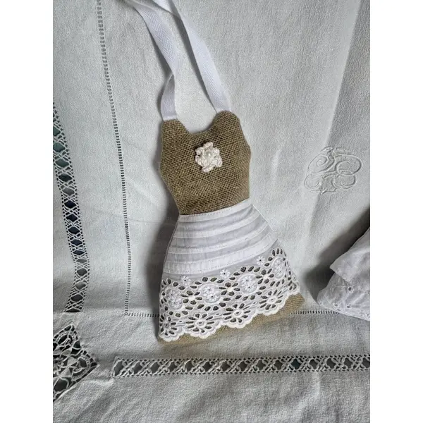 Lot ** 2 robes esprit provence ** lin et broderie anglaise