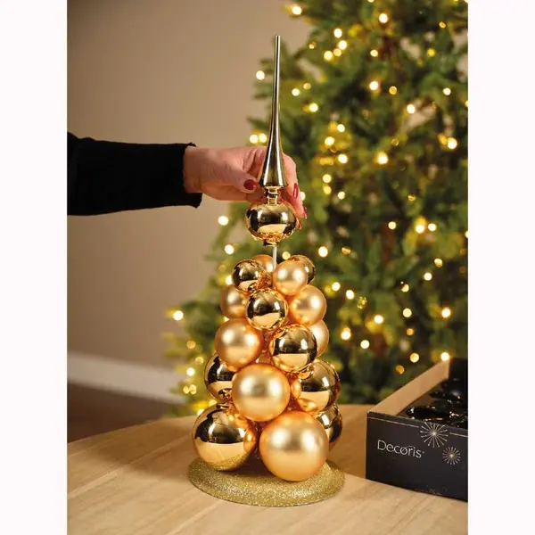 Pyramide de boules de Noël or