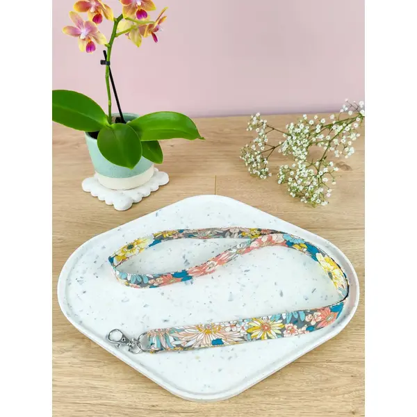 Tour de cou / porte-badge en coton gris fleuri
