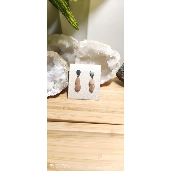 3 paires de boucles d'oreilles et ses pierres naturelles