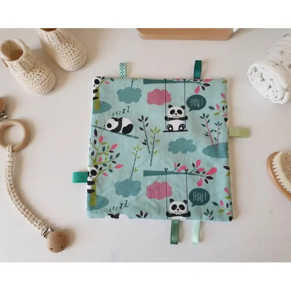 Doudou plat carré coton motifs panda