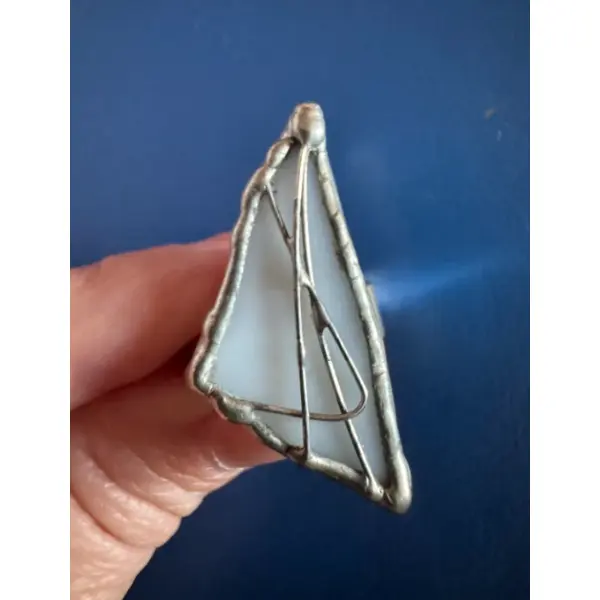Un prix sympathique pour cette bague ajustable vitrail verre et étain ( 56 à 59) ... !!!!