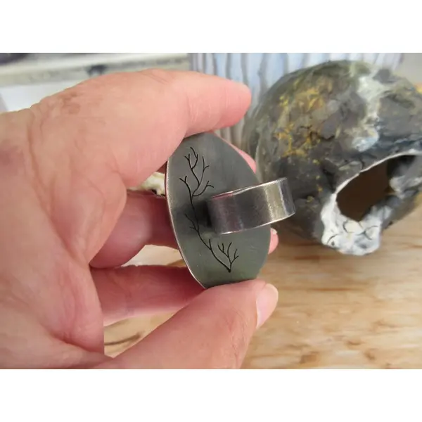Une bague argent massif 925 avec pépites d'or et un splendide cabochon rare turquoise mine 8 .... pour le côté vintage !!!!