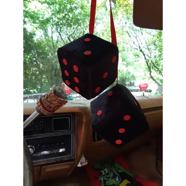 Fuzzy dices noir et rouge