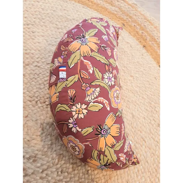 Coussin de méditation demi lune pour méditer se poser partager motif indien rouge