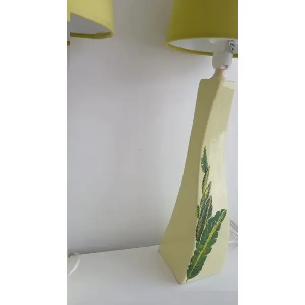 Ensemble de grandes 2 lampes vintage verte avec motif feuillage exotique