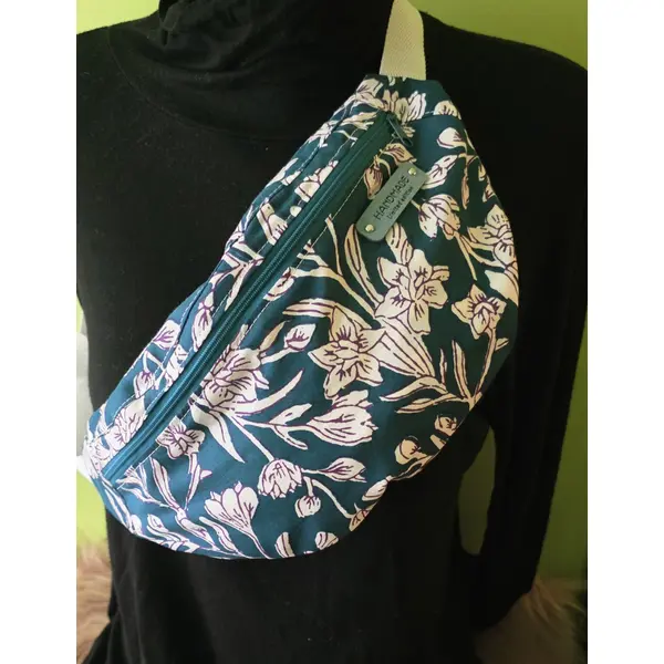 Sac banane tissu indien hampi bleu pétrole entrelacs de fleurs-création artisanale, sac mou bandoulière