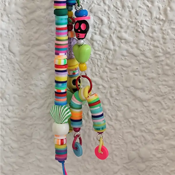 Porte cles halloween multicolore tête de morts bijou de sac décalé festif unique