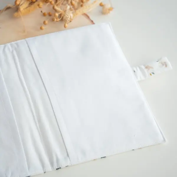 Protège carnet de santé personnalisé girondine