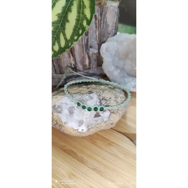 Bracelets ajustables en micro-macramé et pierres naturelles