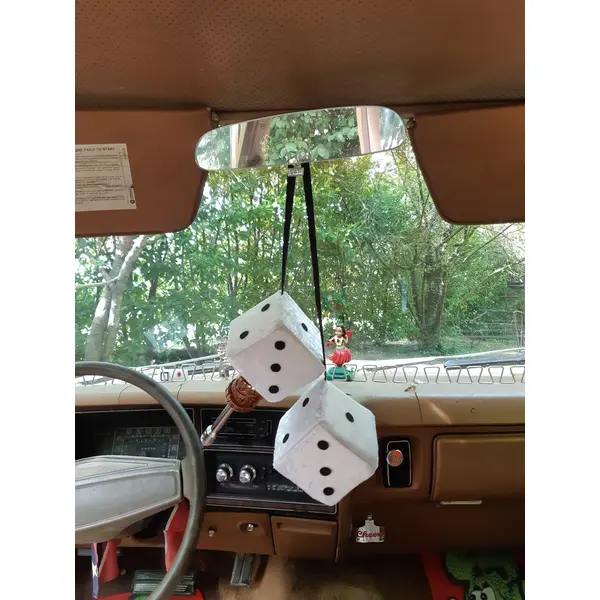 Fuzzy dices blanc