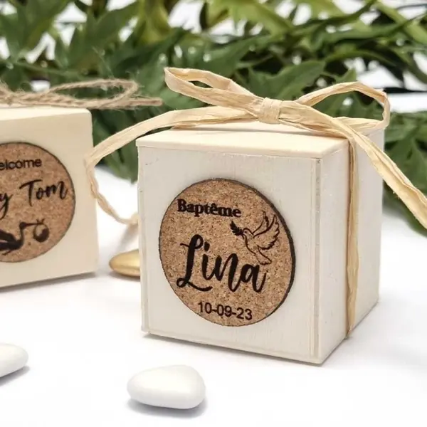 10 cubes en bois personnalisés sur liège