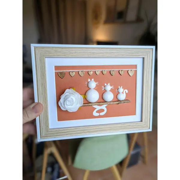 Cadre décoratif romantique trio de chats blancs