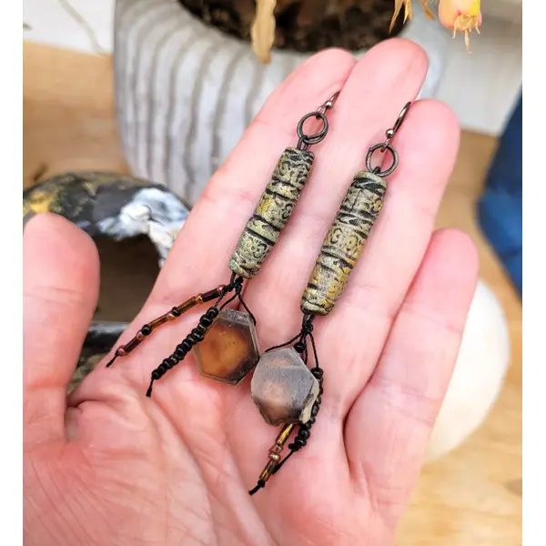 Boucles d'oreille romantiques ethniques, cadeau idéal pour dame avec citrine et rouleaux en céramique !!!! : "le flux des emotions "