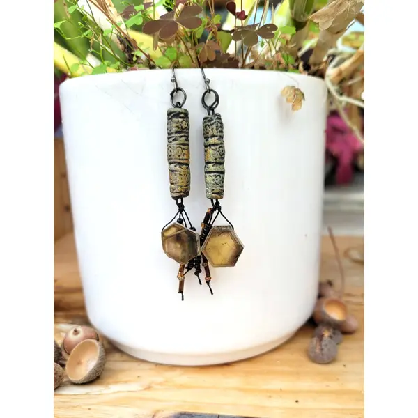 Boucles d'oreille romantiques ethniques, cadeau idéal pour dame avec citrine et rouleaux en céramique !!!! : "le flux des emotions "
