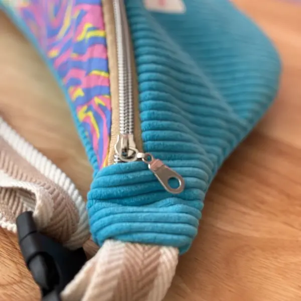 Sac banane velours bleu & coton coloré – accessoire femme fait main en france