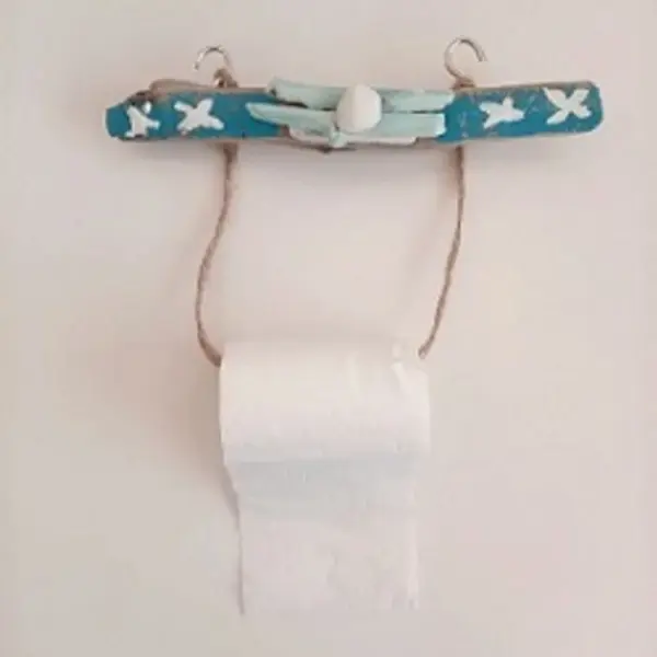 Porte papier toilette marin avec bois flotté et coquillages