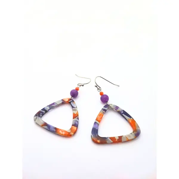 Boucles d'oreilles triangles en acétate colorés et perles assorties
