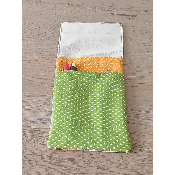 Pochette à crayons aimantées.