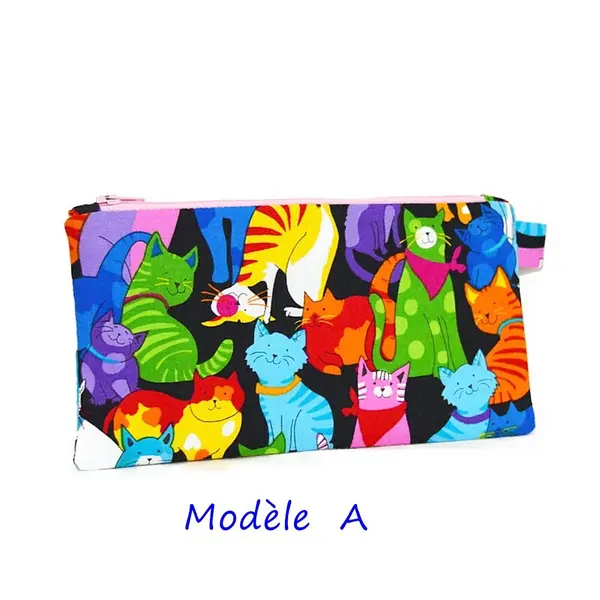 Trousse pour crayons ou pochette pour sac à main, motifs petits chats colorés