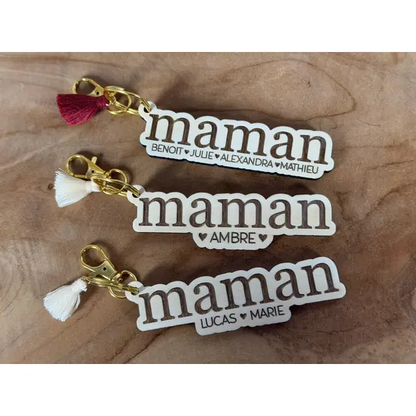 Porte-clés en bois à personnaliser - mot maman et prénoms enfants