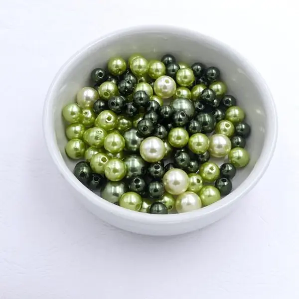 Mélange de 50 perles acrylique nacrées, dégradé de vert, de 8 à 14 mm de diamètre,