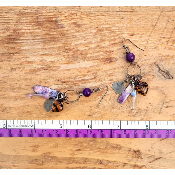 Des boucles d'oreille de style créoles et ethniques, petits talismans zen ....: "danser avec les effluves"