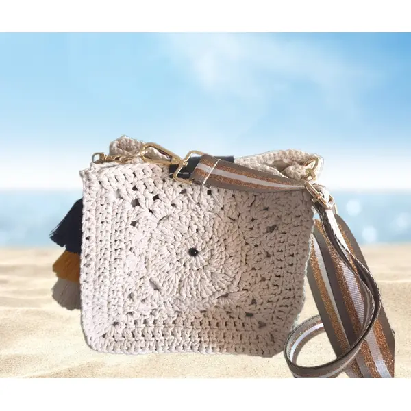 "sac banboulière au crochet"