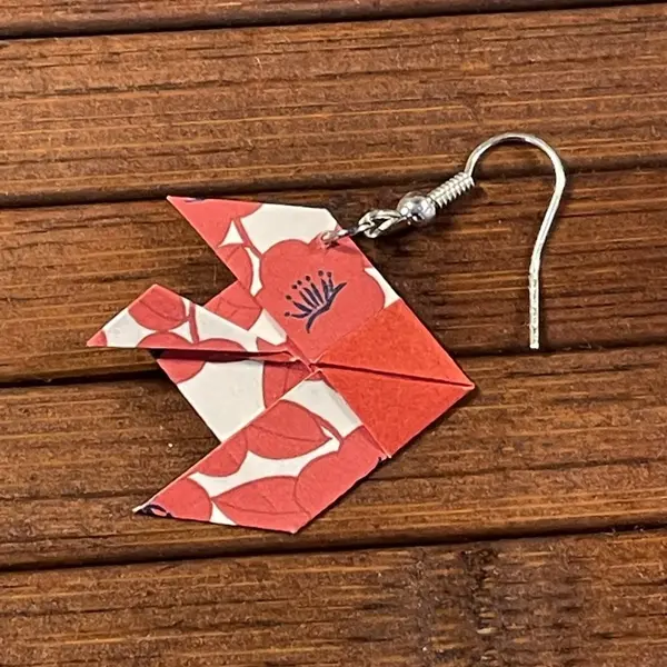 Boucles d'oreilles origami poisson fleurs rouges