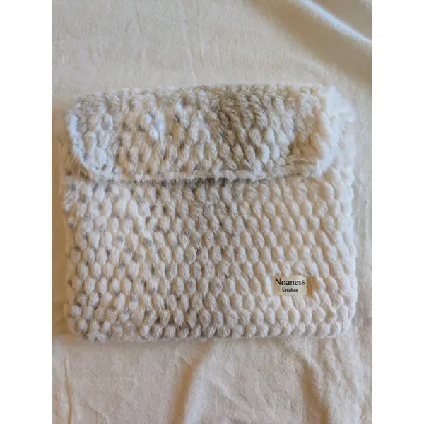 Pochette pour tablette 11 pouces en fausse fourrure- housse pour ipad 11pouces