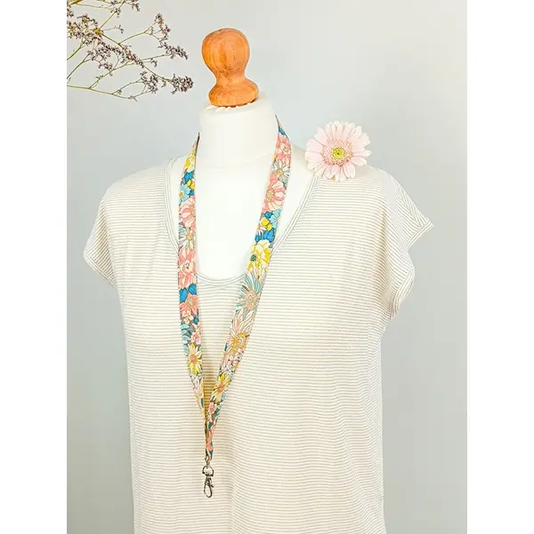Tour de cou / porte-badge en coton gris fleuri