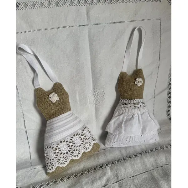 Lot ** 2 robes esprit provence ** lin et broderie anglaise