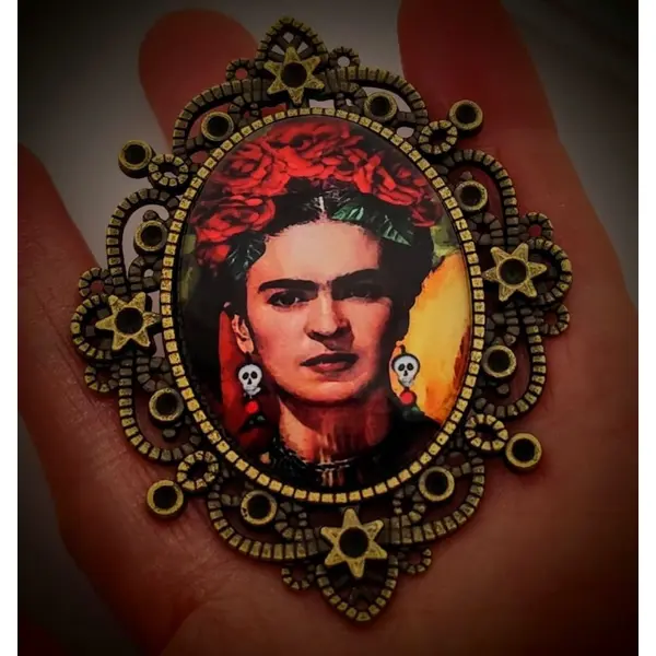 Broche esprit frida artiste mexicaine - portrait poétique frida kahlo artiste.