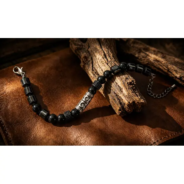 Bracelet ajustable masculin homme aventurier chic perle noire ronde forme tonneau pierre hématite naturelle perle centrale gravée