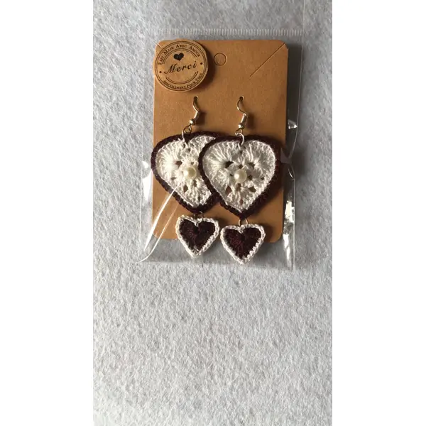 Paire de boucles d'oreilles cœur au crochet