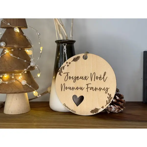 Boule de nöel en bois joyeux noël maîtresse, maître, nounou, atsem...