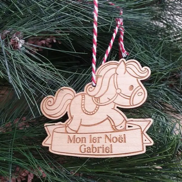 Cheval en bois décoration personnalisée