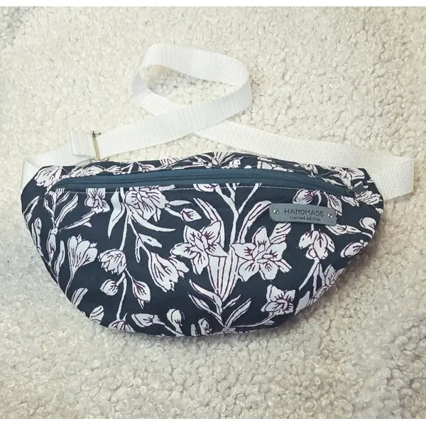 Sac banane tissu indien hampi bleu pétrole entrelacs de fleurs-création artisanale, sac mou bandoulière