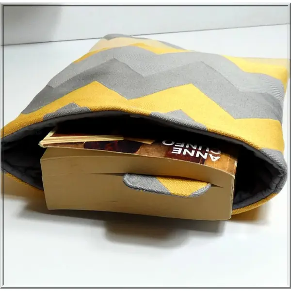Pochette pour livre de poche avec son marque page assorti