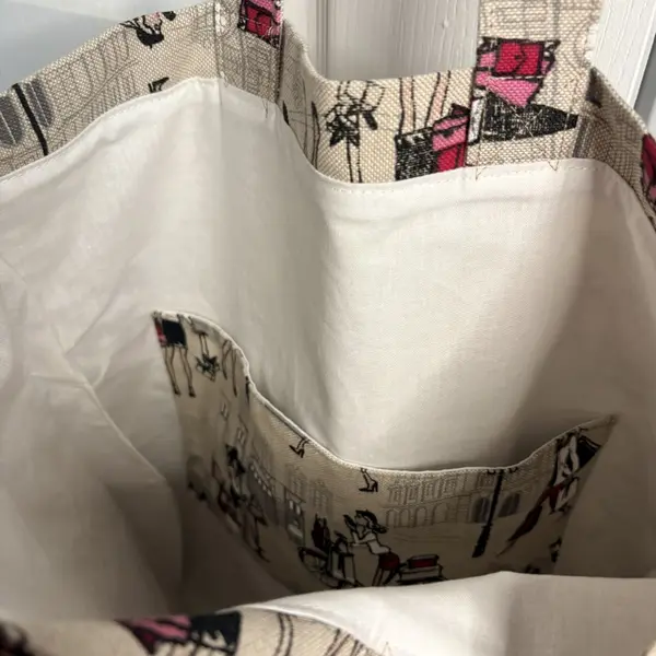 Tote bag shopping en ville