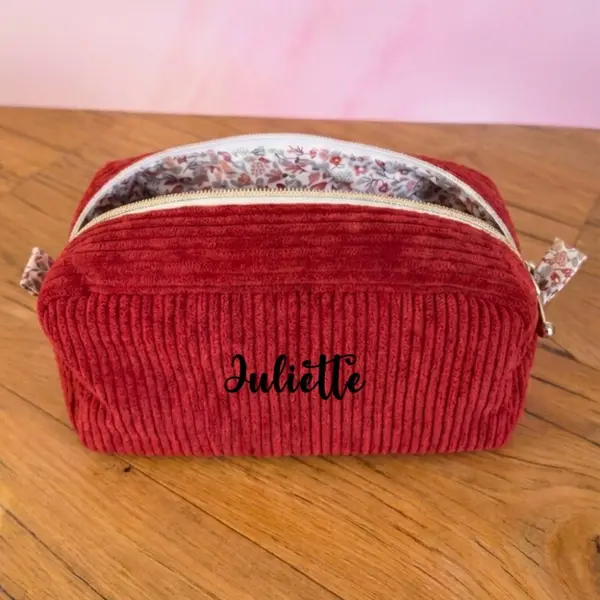 Trousse de toilette lie de vin personnalisée en velours côtelé