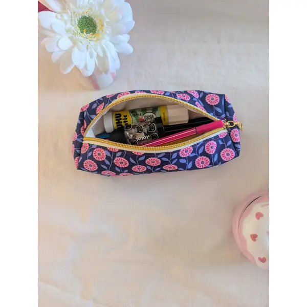 Trousse de bureau fleurie bleu marine- trousse scolaire en coton- pochette à crayons artisanale- fermeture dorée
