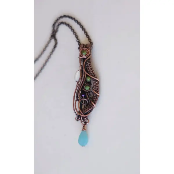 Collier pendentif cuivre oxydé et perles de verre
