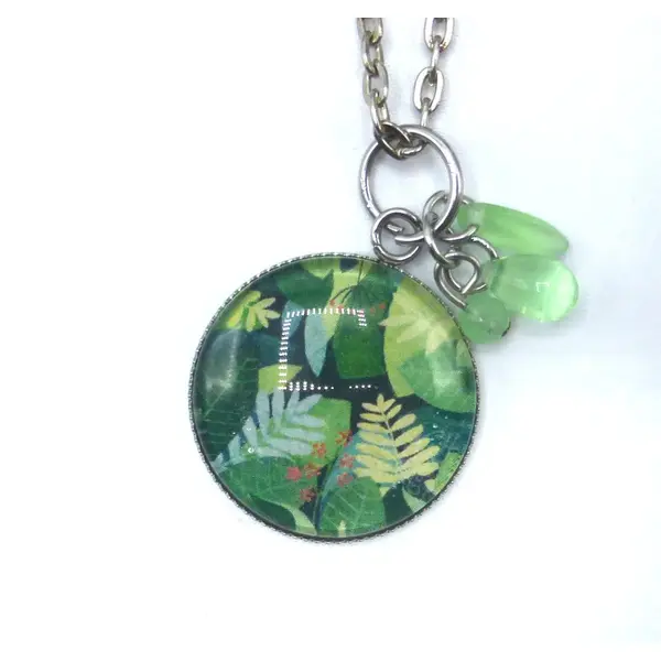 Pendentif rond feuilles feuillages vert en cabochon en verre et acier inoxydable