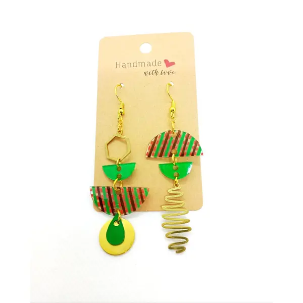 Boucles d'oreilles pendantes asymétriques