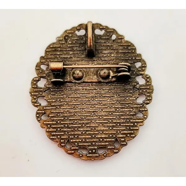 Broche gothique poétique lapin blanc - univers cabinet de curiosités alice - cadre bronze victorien
