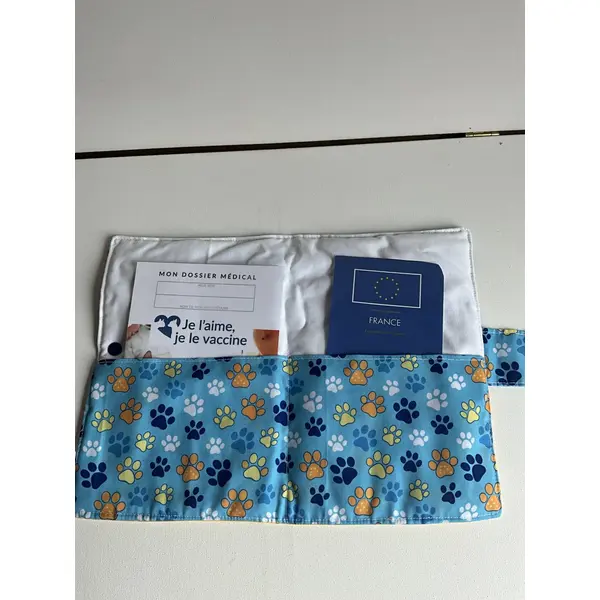 Protège carnet de santé pour chiens