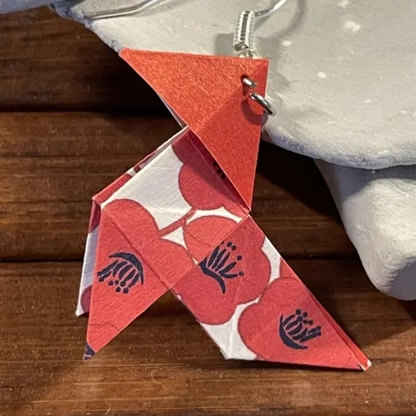 Boucles d'oreilles origami cocotte fleurs rouges v2