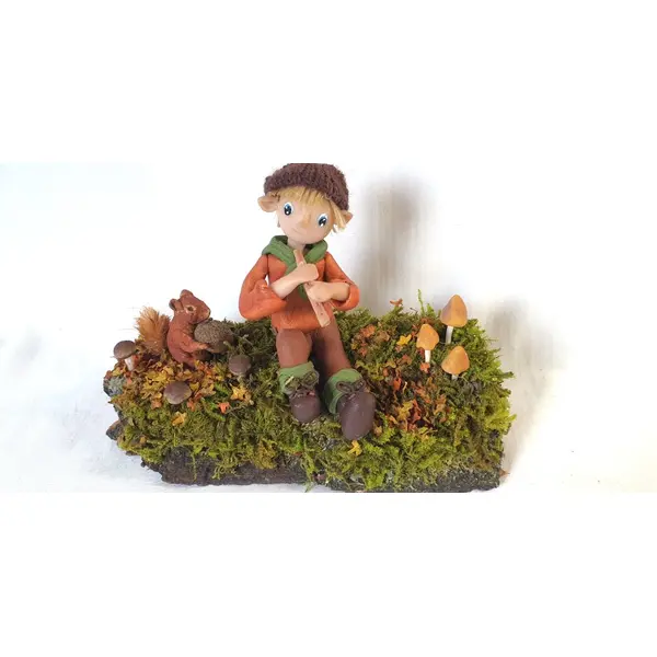 Lutin en pâte polymère, lutin et écureuil, scène féérique, figurine collection, univers forêt enchantée